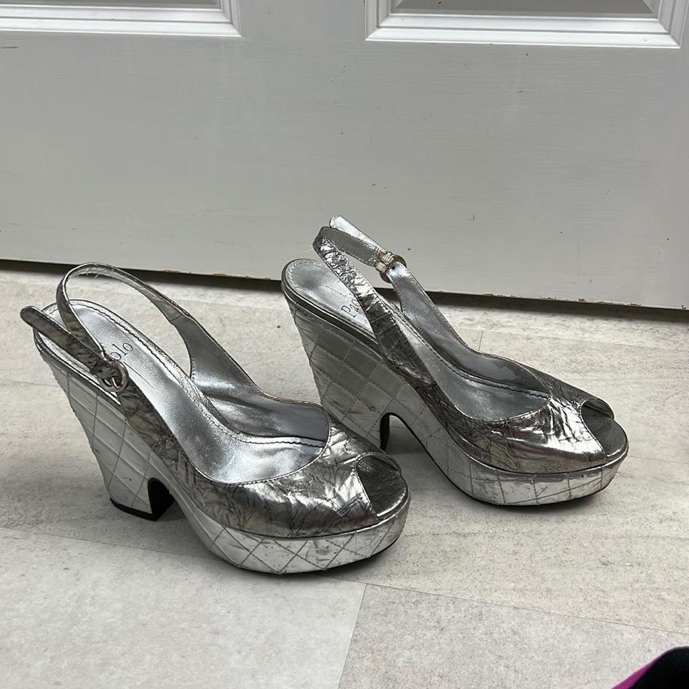 Fantastic Linea Paolo Silver metallic platform heels peep toe slingback silver